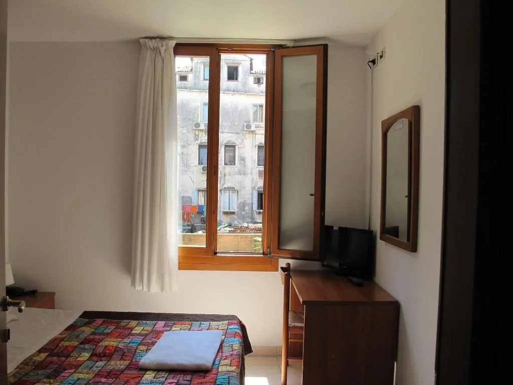 Room, Antica Raffineria, Venice