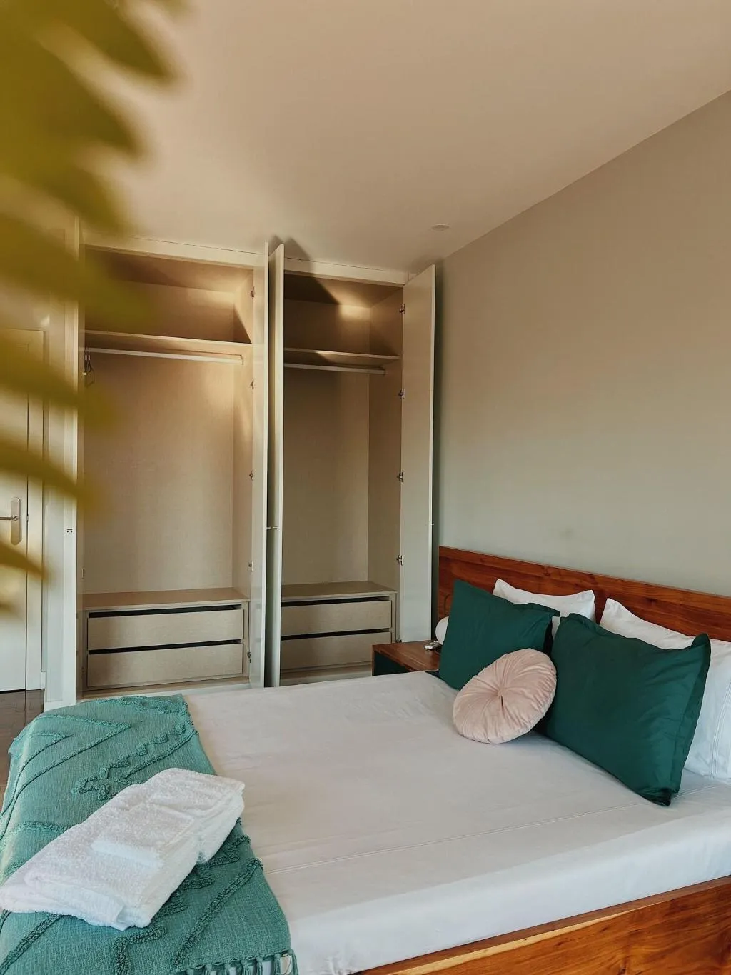 Room, Luna House, Lisbon