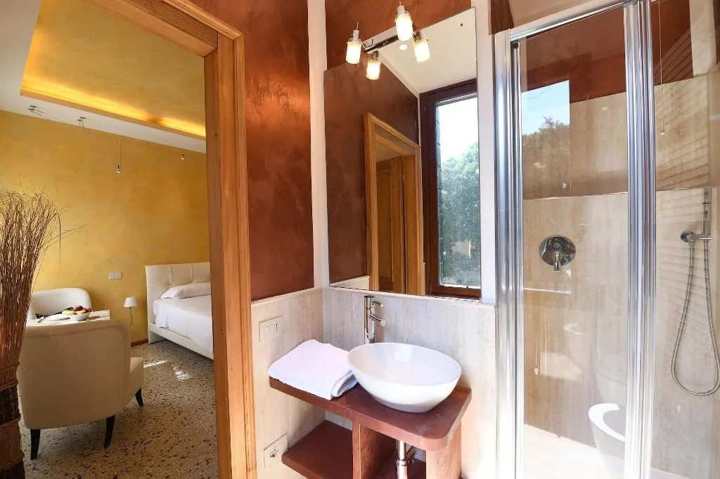 Room, Amor Mio B B, Venice