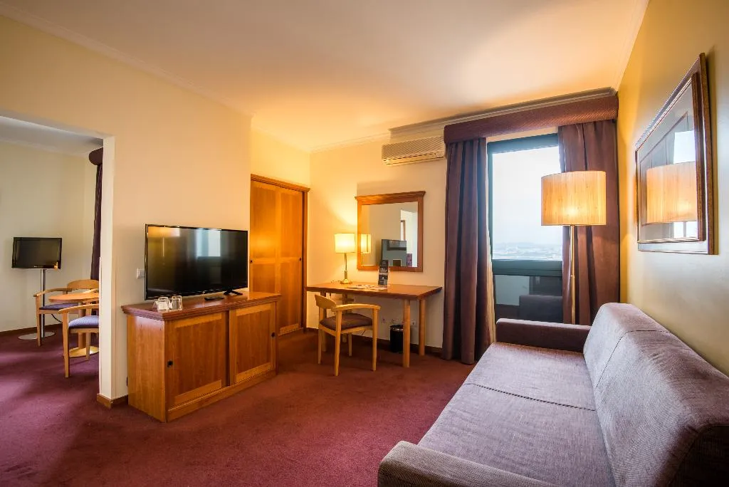 JUNIOR SUITE SUPERIOR Room, Vila Gale Porto, Porto
