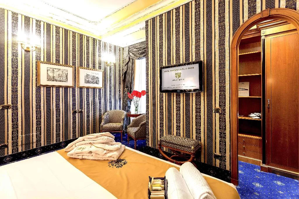 TRIPLE DELUXE Room, Hotel Manfredi Suite In Rome, Rome