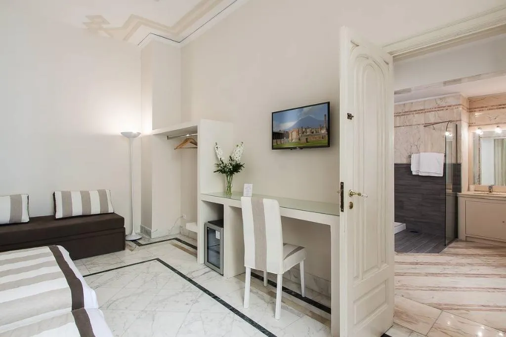 TRIPLE COMFORT Room, Palazzo Starace, Naples