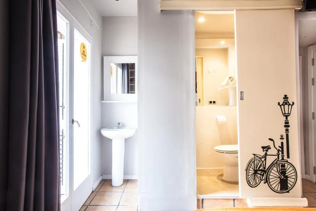 Double or Twin WITH TERRACE Room, Ten Hostel, Ibiza