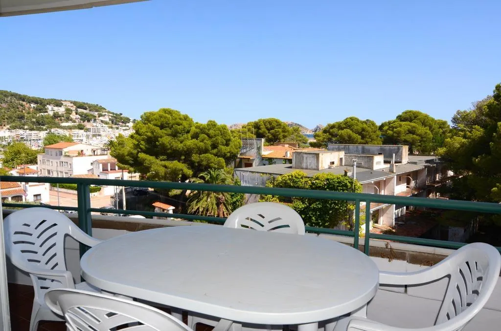 APARTMENT CAPACITY 6 TWO BEDROOMS Room, Medes Park, Costa Brava