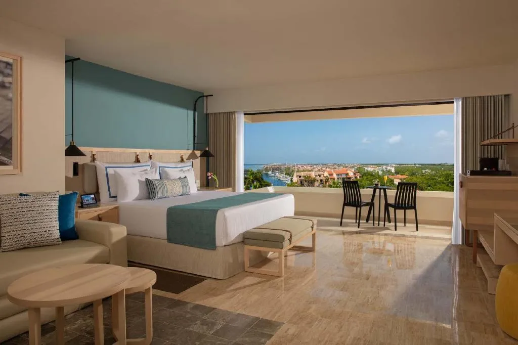 DOUBLE CLUB PREMIER Room, Dreams Aventuras Riviera Maya All Inclusive, Cancun Area