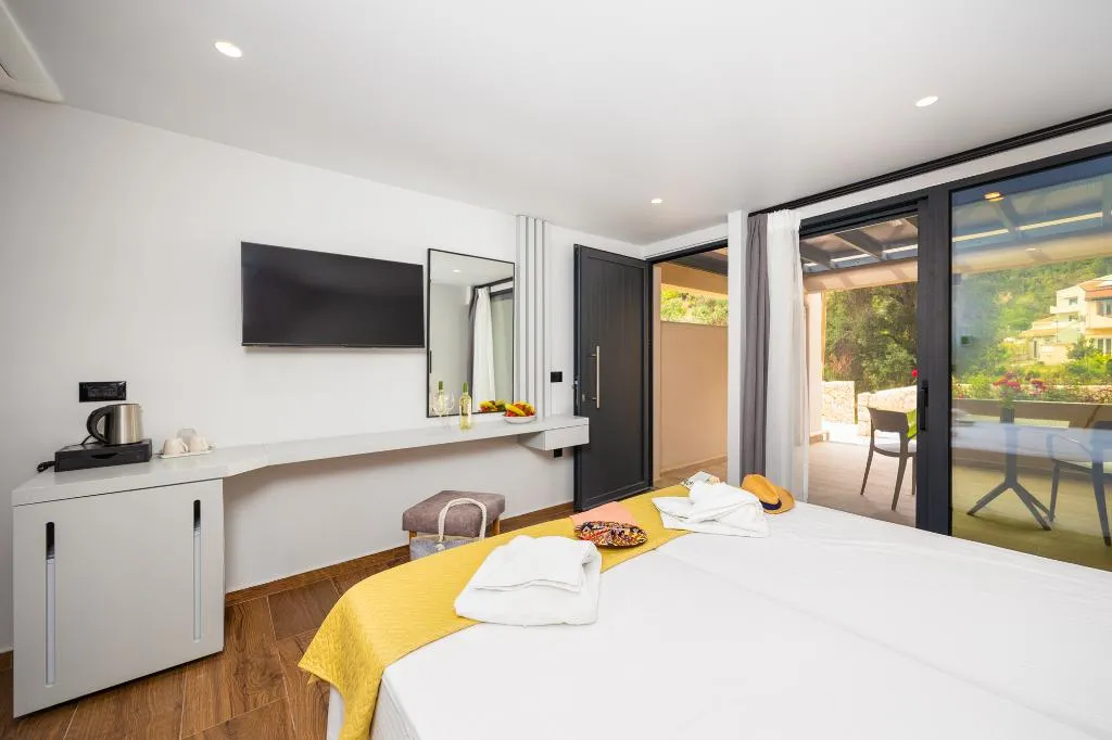 Double or Twin DELUXE GARDEN VIEW Room, Nobile Hotel, Corfu