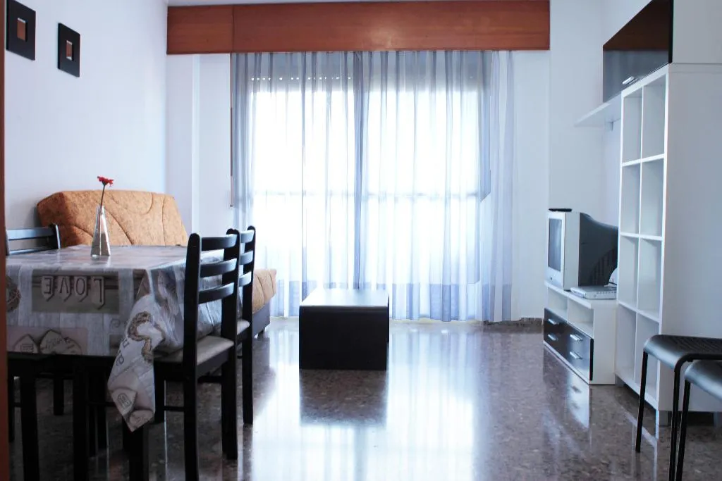 APARTMENT CAPACITY 6 TWO BEDROOMS Room, Jardines de Gandia I-II 3000, Valencia