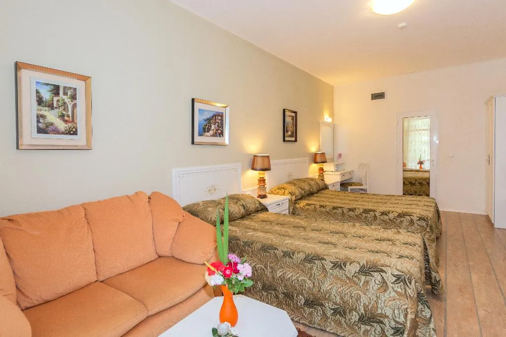 TWIN DELUXE GARDEN VIEW Room, Hotel Venus, Bourgas