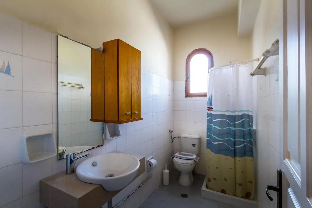 Room, Blue Horizon Studios, Zante