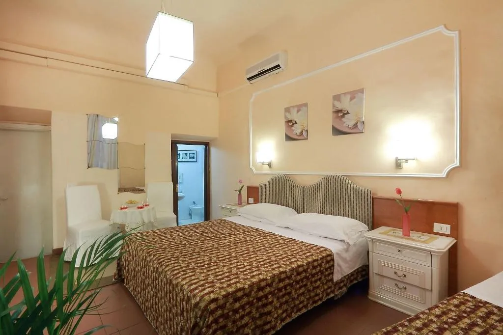 Room, Toscana, Florence