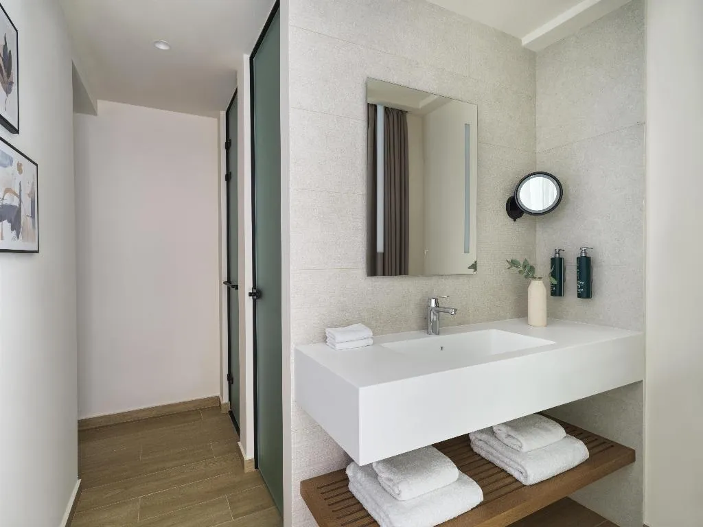 TWIN STANDARD Room, Hilton Garden Inn Chania City, Crete