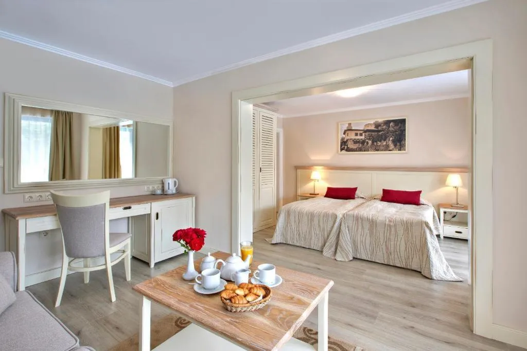 JUNIOR SUITE PARK VIEW Room, White Rock Castle Suite Hotel & Spa, Varna