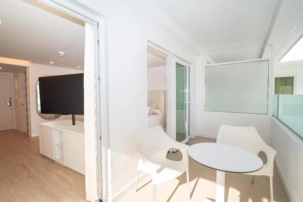 JUNIOR SUITE WITH BALCONY Room, Sahara Playa, Gran Canaria