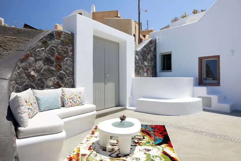 General view, Mellow Luxury Cave, Santorini