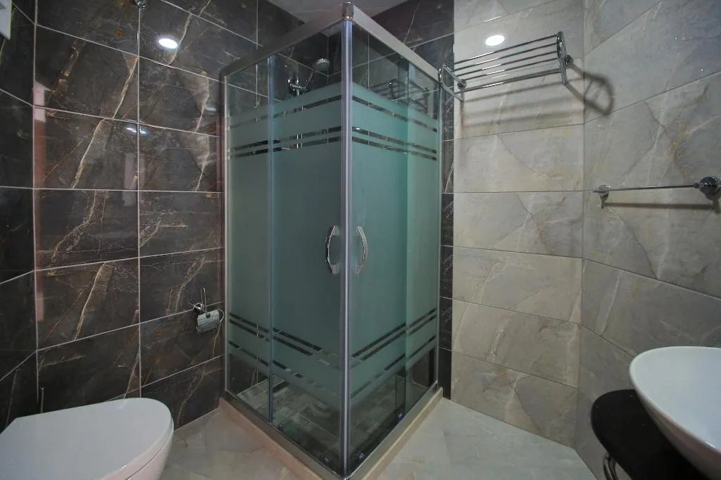 Room, Paris prestige, Izmir