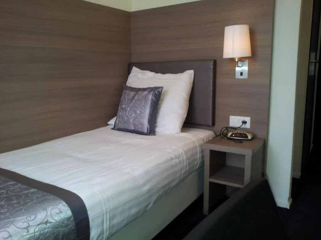 SINGLE STANDARD Room, The Concert Hotel, Amsterdam