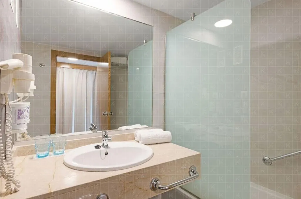 Room, FERGUS Club Palmanova Park, Majorca