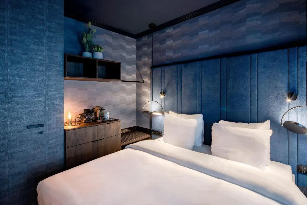 DOUBLE KING SIZE BED Room, The Highlander, Amsterdam