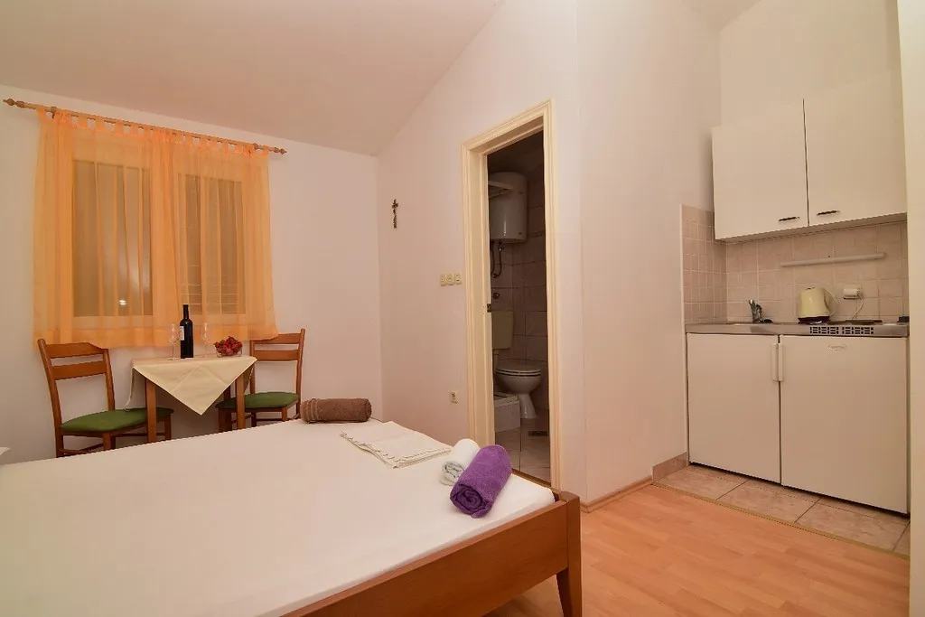APARTMENT STANDARD Room, Renata, Split