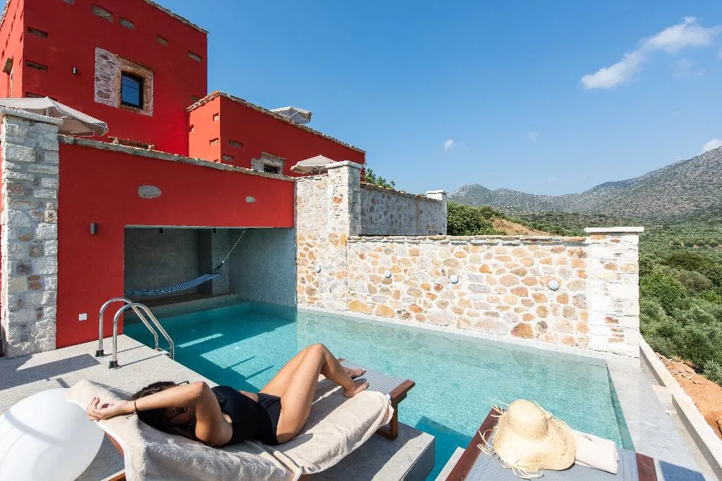 SUITE WITH PRIVATE POOL Room, Lameriana Secret Village, Crete