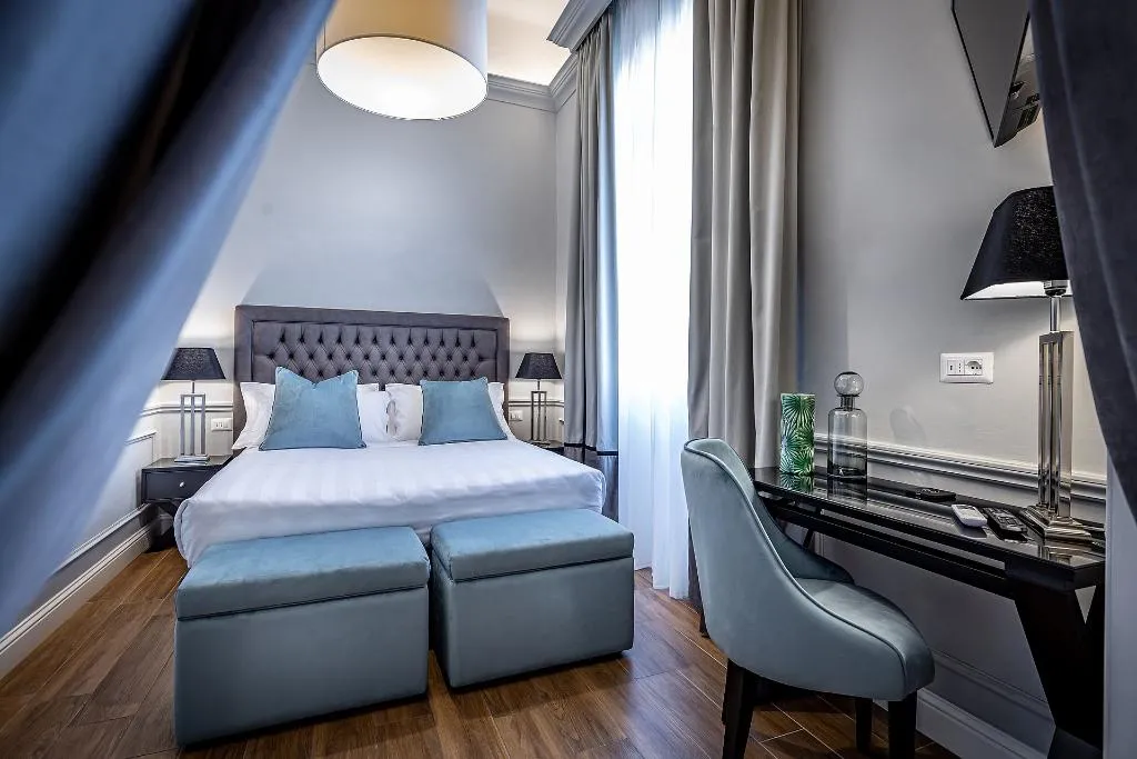 DOUBLE SUPERIOR Room, Hotel Ungherese Small Luxury Hotel, Florence