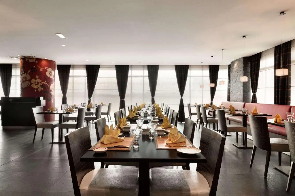 Restaurant, Montreal Barsha Hotel, Dubai