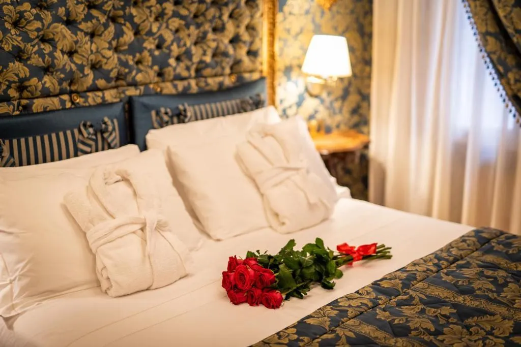 DOUBLE CLASSIC Room, Hotel Santo Stefano, Venice