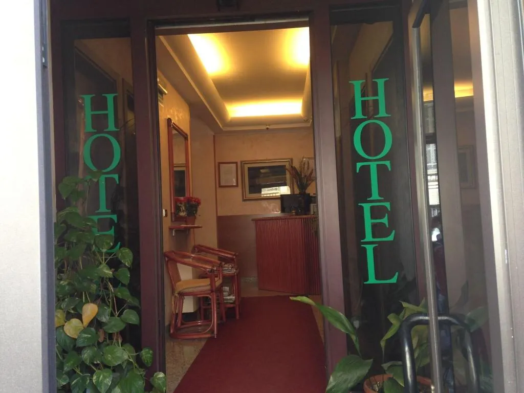 Lobby, Hotel La Caravella   Milano, Milan
