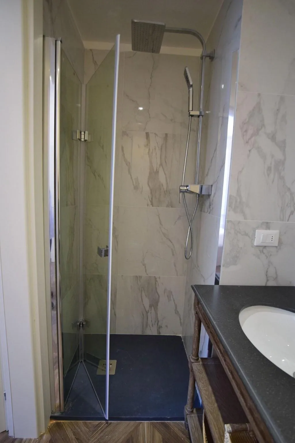 Room, Kf Deluxe B B, Florence