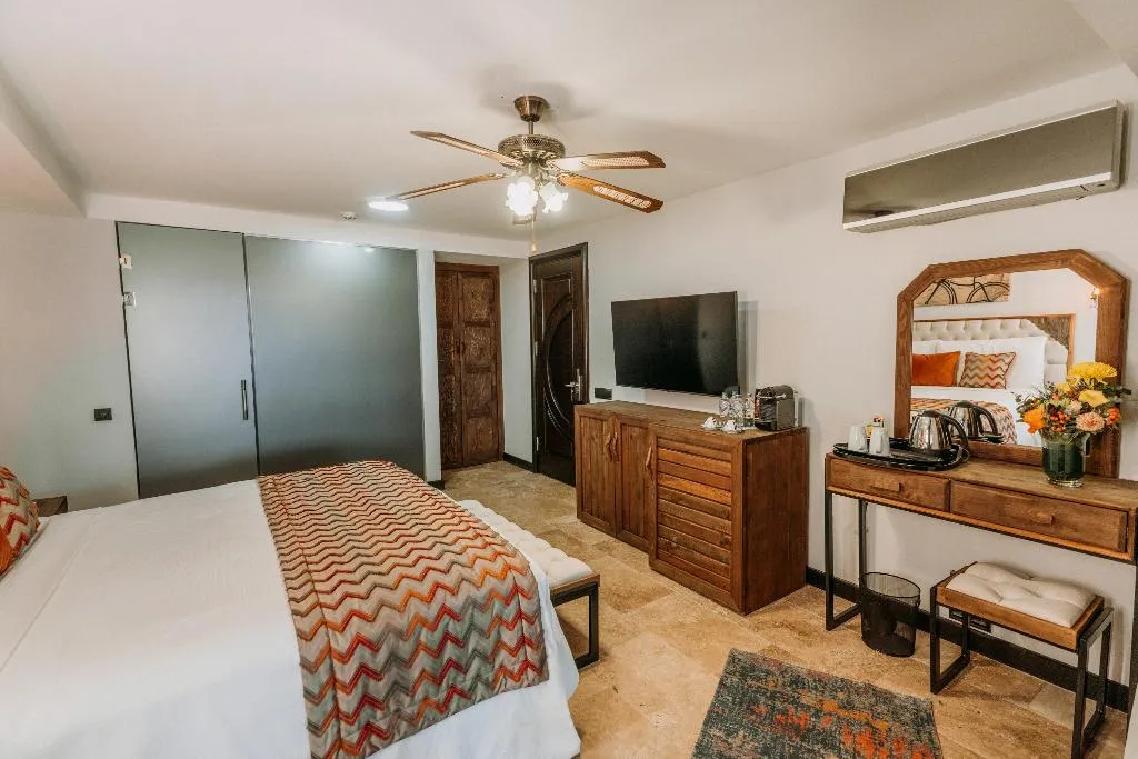 DOUBLE DELUXE POOL VIEW Room, Doors Urla Hotel, Izmir