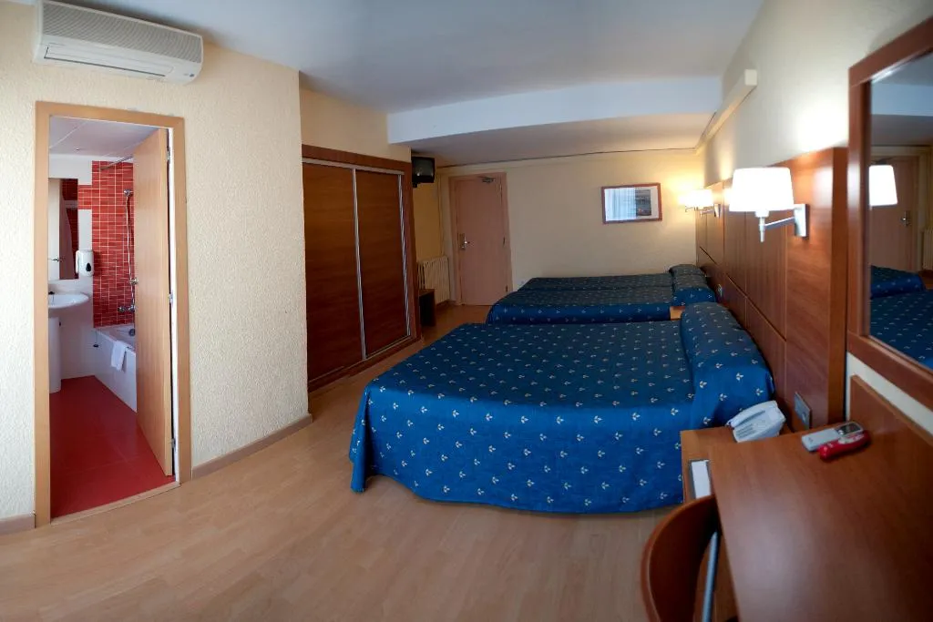 TRIPLE STANDARD Room, Maria del Mar, Costa Brava