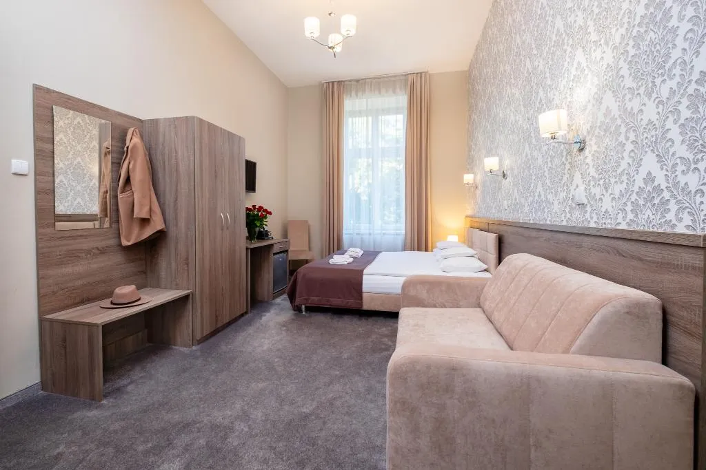 DOUBLE STANDARD Room, Maximum, Krakow