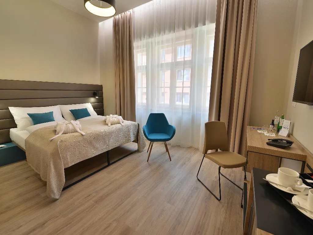 Double or Twin WITH BALCONY Room, EA Hotel New Town, Prague