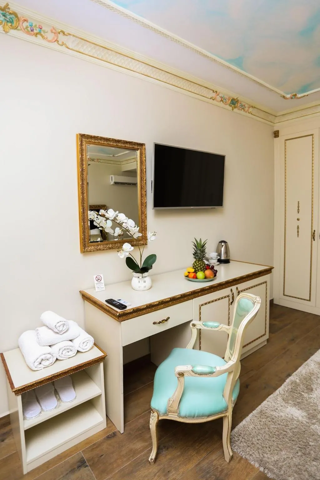 Room, Empire Hotel, Durres