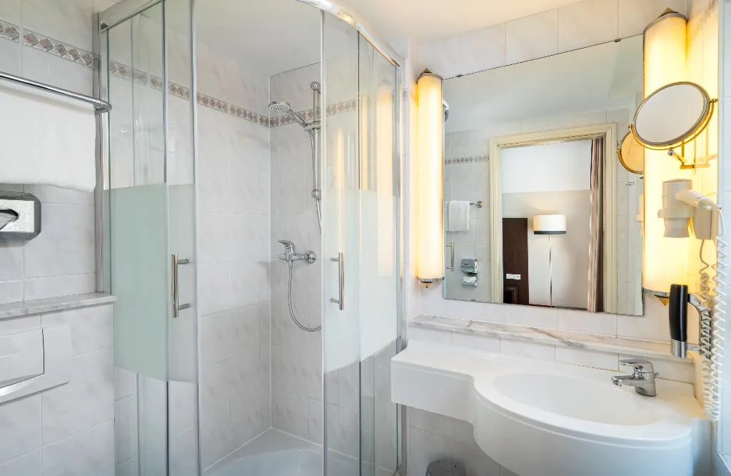 DOUBLE COMFORT Room, Leonardo Hotel Berlin KU’DAMM, Berlin