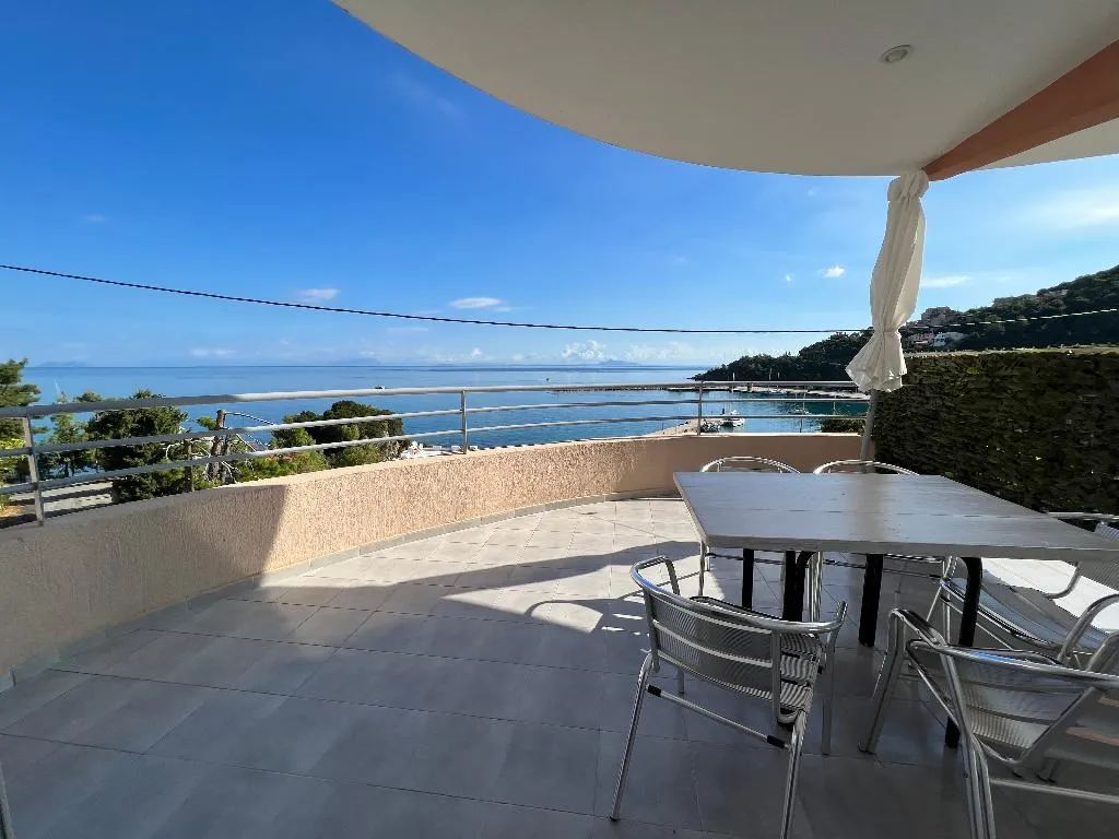 APARTMENT SUPERIOR Room, Harbour View, Kalamata