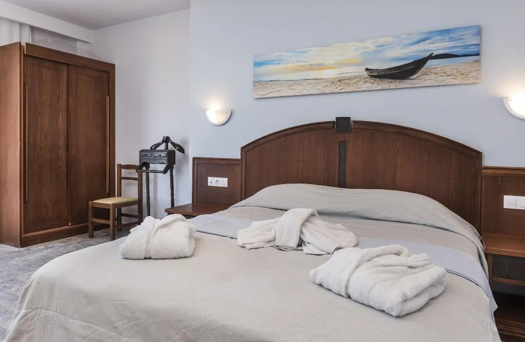 Room, Musela Studios, Crete