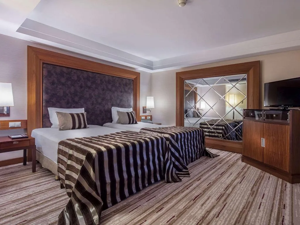 DOUBLE SINGLE USE LAND VIEW Room, Rixos Sungate Land of Legend Theme Park FreeAcces, Antalya