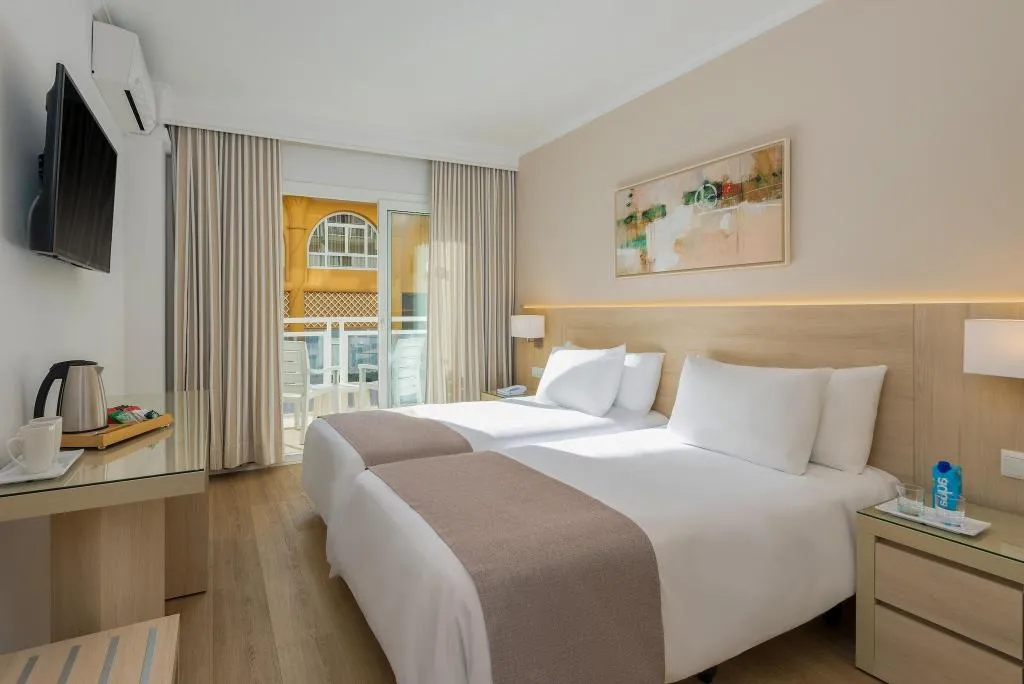 Room, Hotel Las Arenas Affiliated by Meliá, Costa Del Sol