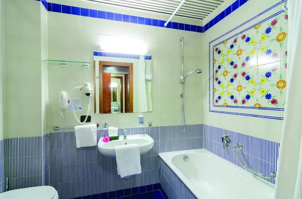 SINGLE STANDARD Room, Caesar Palace, Catania