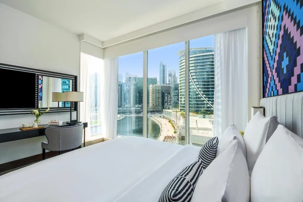 SUITE SUPERIOR Room, Pullman Dubai Downtown, Dubai