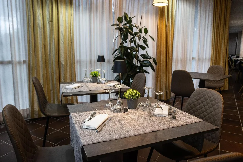Restaurant, Mirage, Florence