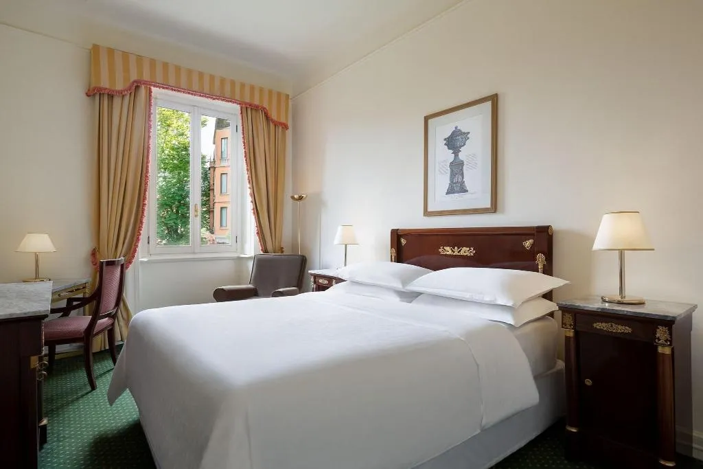 DOUBLE CLASSIC QUEEN BED Room, Sheraton Diana Majestic, Milan