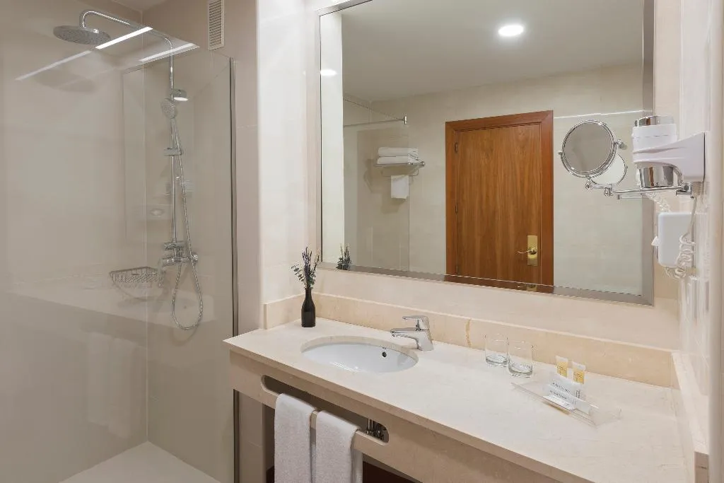 TRIPLE STANDARD Room, Elba Madrid Alcalá, Madrid