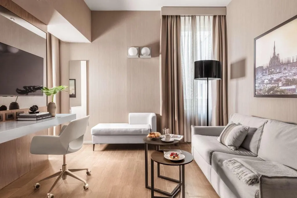 JUNIOR SUITE QUEEN SIZE BED Room, Hotel Cristoforo Colombo – Preferred Hotels & Res, Milan