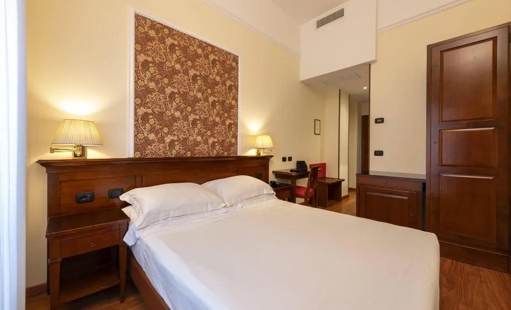 DOUBLE ONE BED Room, Lancaster Hotel, Milan