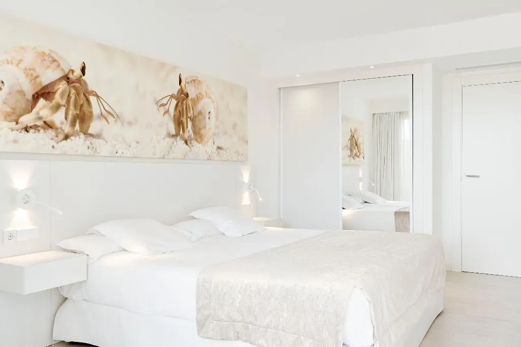 FAMILY ROOM STANDARD Room, Iberostar Waves Cristina, Majorca