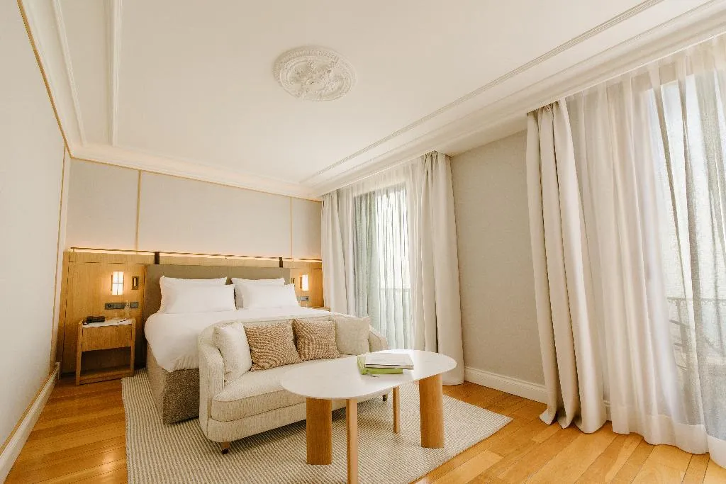 Double or Twin DELUXE Room, METT Barcelona, Barcelona