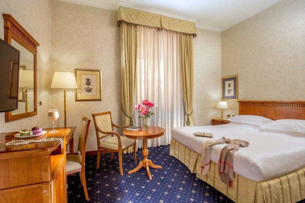 Room, UNA HOTELS Empire Roma, Rome