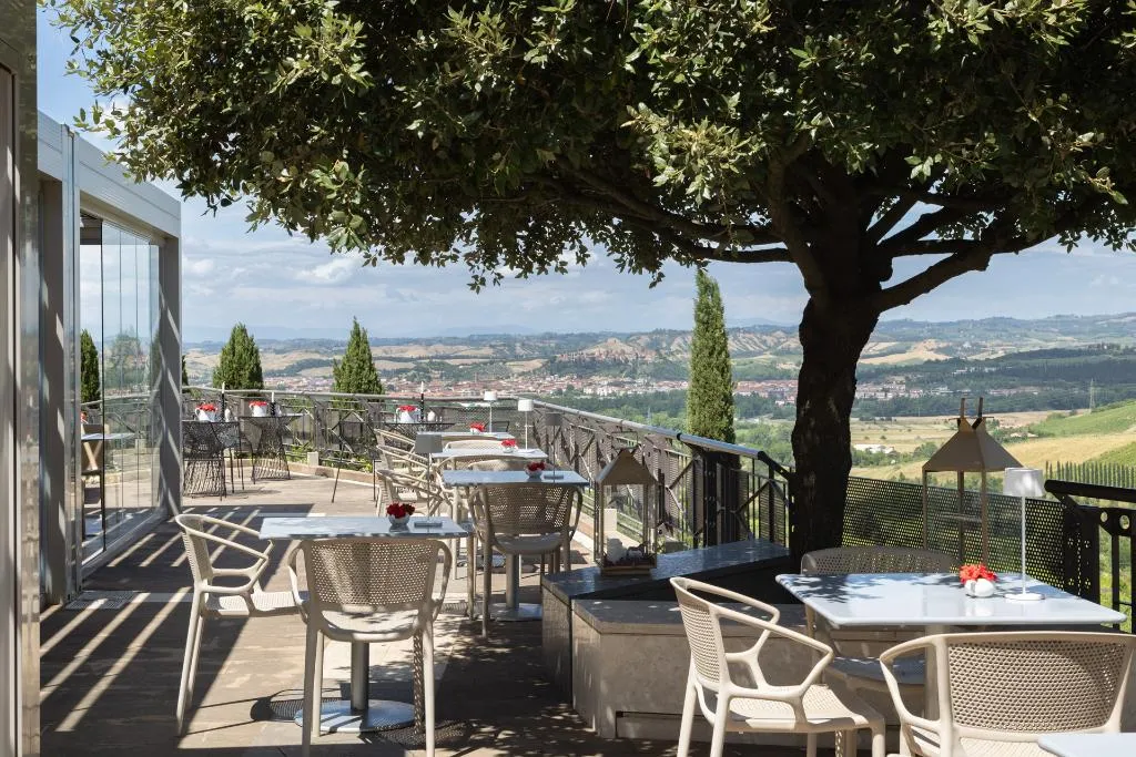 Terrace, Poderi Arcangelo Agriturismo Farmhouse, Florence